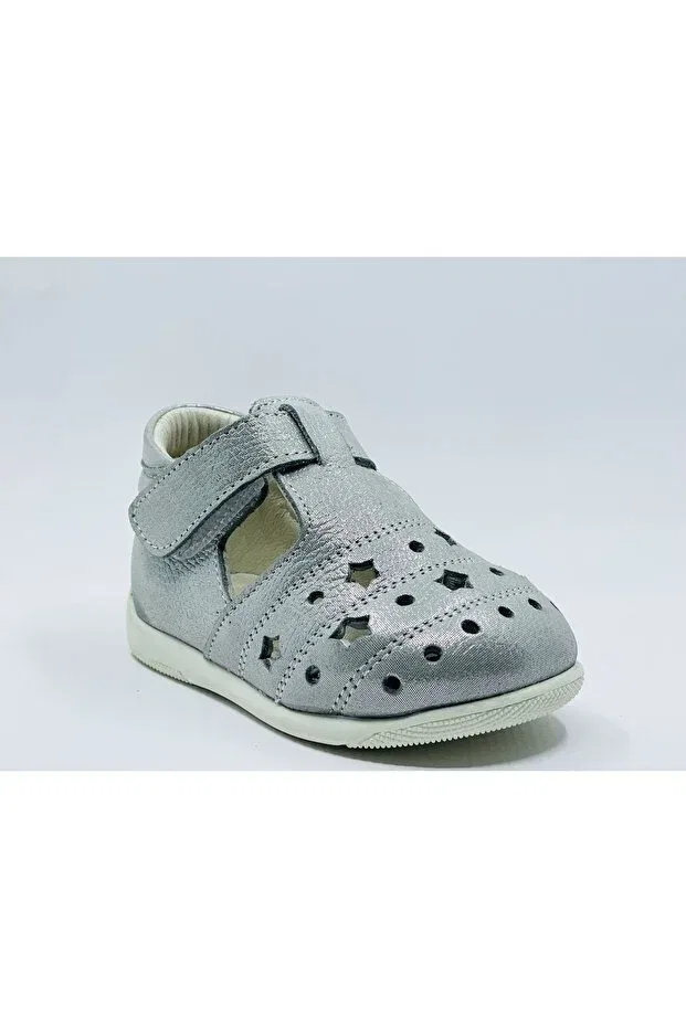 Детская обувь для девочек кожаная модель Leather and anatomical sole first step shoes Ridente, Silver — фото 2