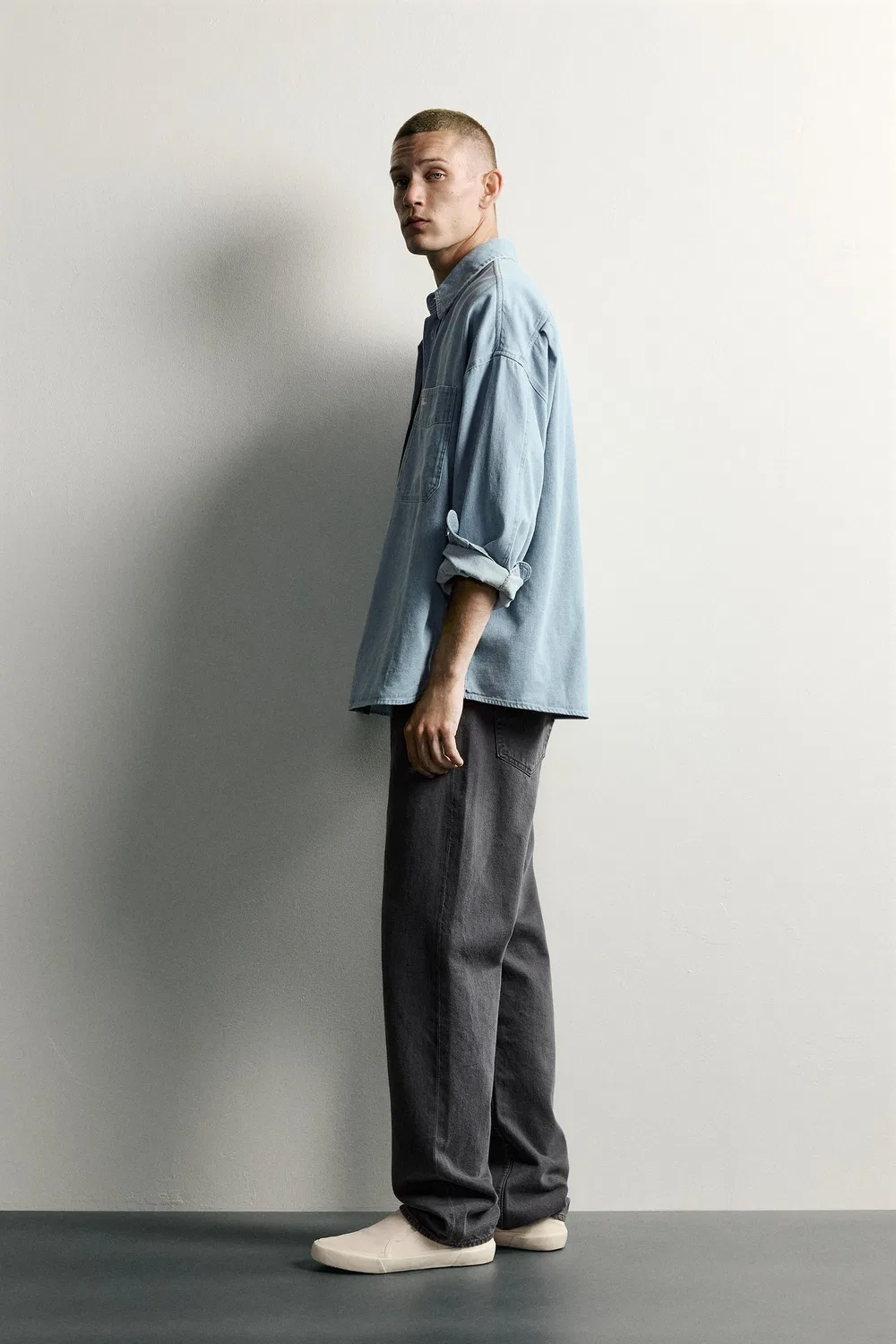 Джинсовая рубашка свободного кроя с вышивкой ZARA, Sky blue — фото 4