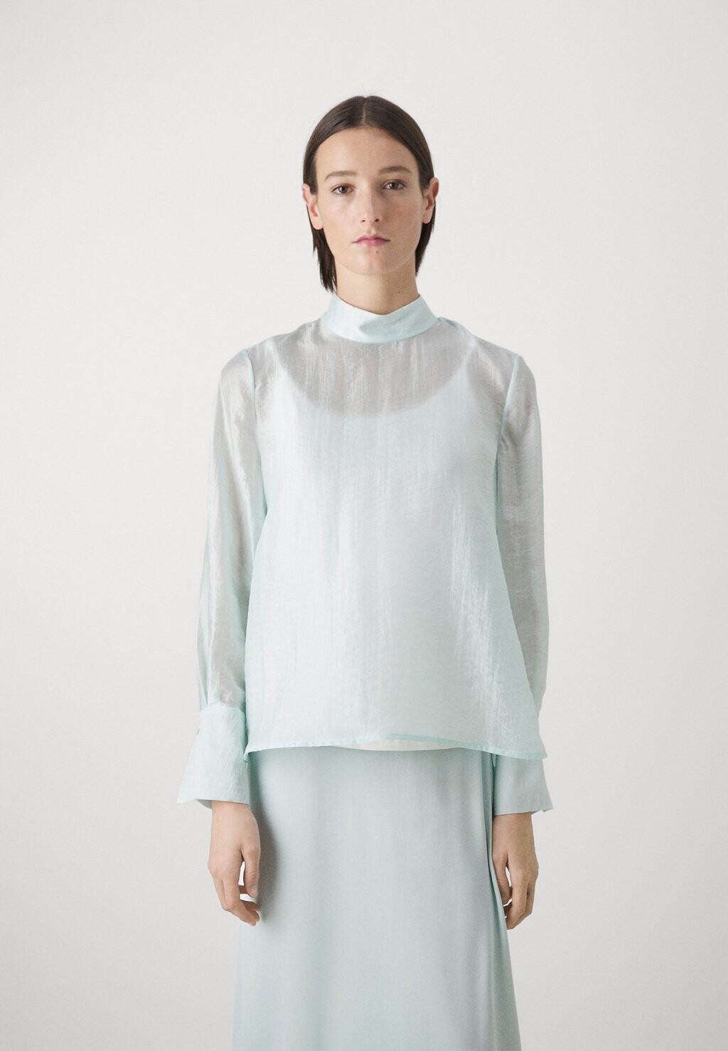 

Блузка Eboney IVY OAK, цвет light aqua
