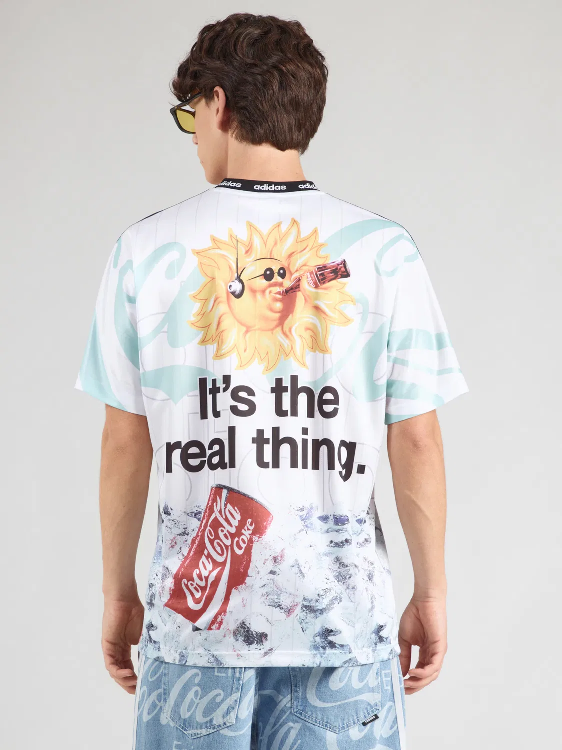Футболка Adidas Originals Coca Cola Classic белого цвета — фото 4