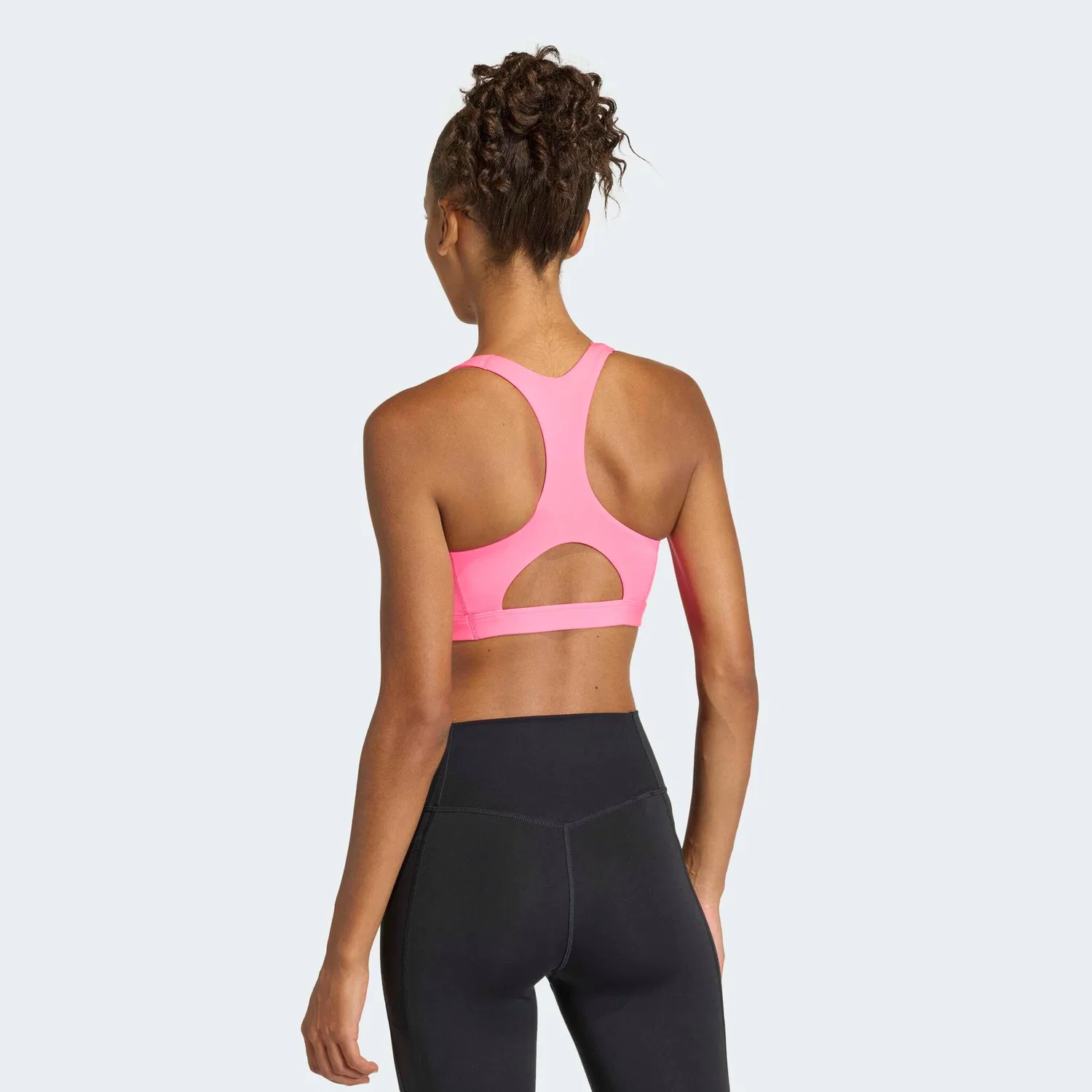 Женский спортивный бюстгальтер средней поддержки Optime Essentials Workout Adidas Performance, Lucid Pink — фото 2