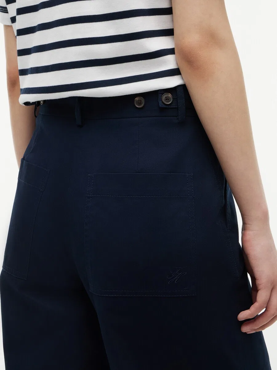 Брюки TOMMY HILFIGER с широкими штанинами и складками, темно-синие — фото 2