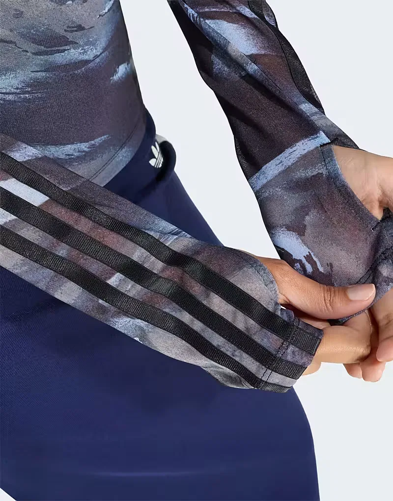 Футболка Adidas Originals Graphic mesh в цвете olive strata/aurora coffee — фото 3
