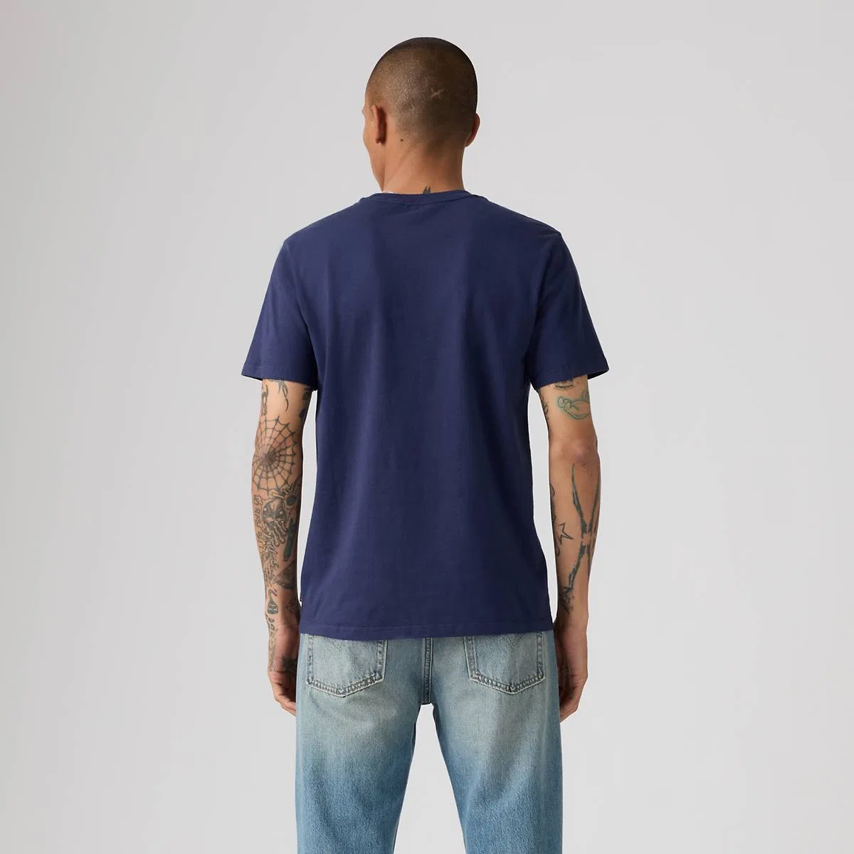 Стандартная классическая футболка с графическим принтом Levi's, By Your Side Naval Academy - Blue — фото 4