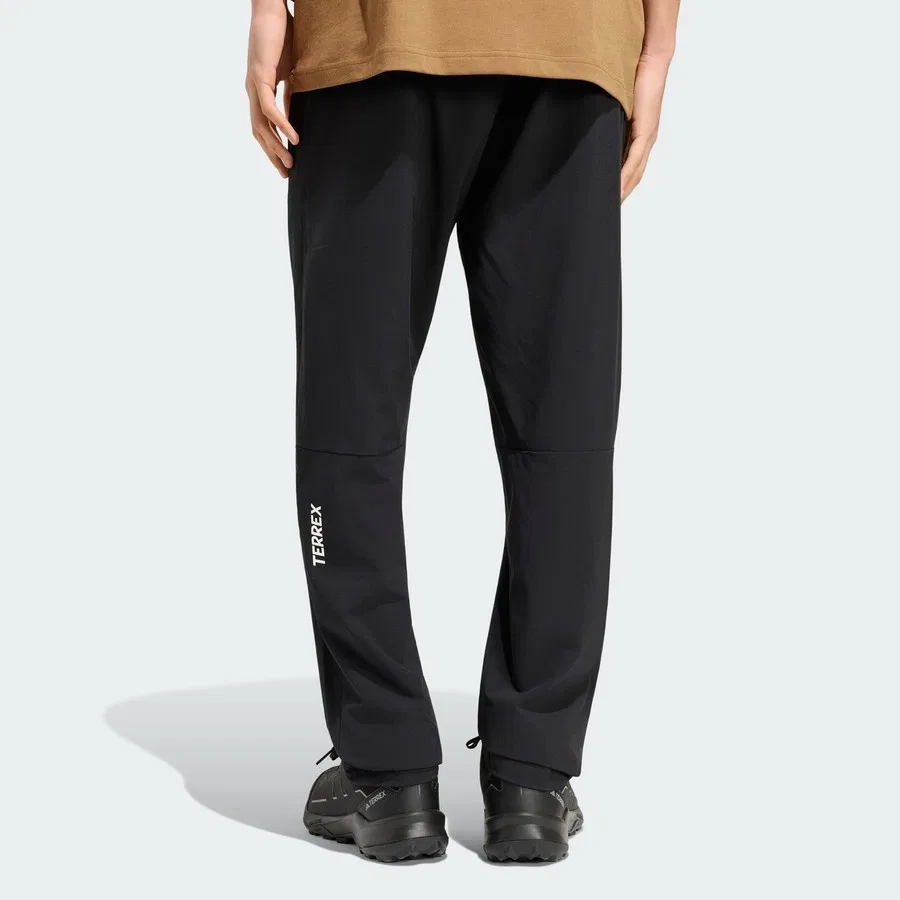 Мужские спортивные штаны с эластичным поясом Terrex Multi Essentials Stretch Pants adidas, Черный — фото 2