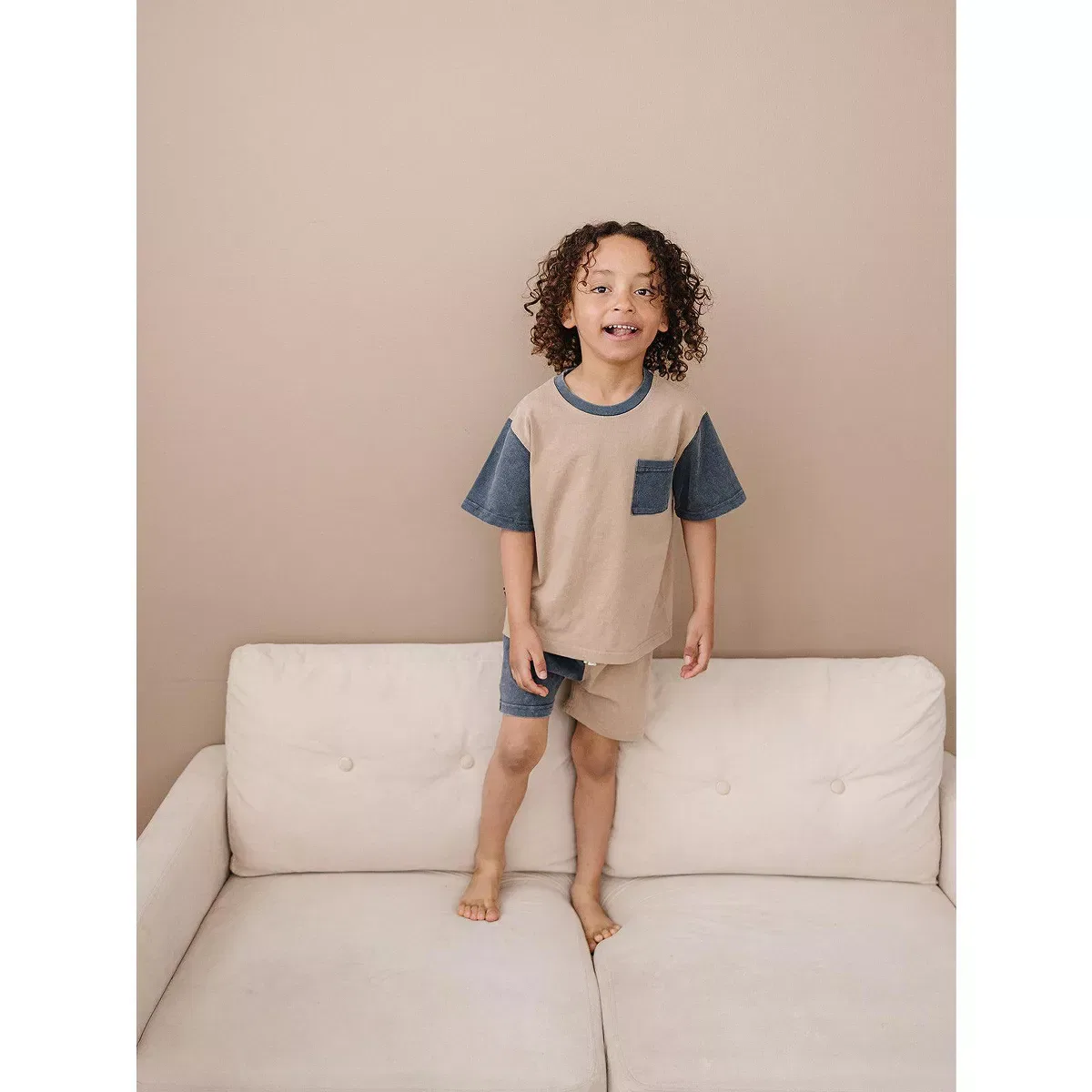 Детский комплект футболки и шорт с принтом Zoe Set Olive + Scout, Brown — фото 4