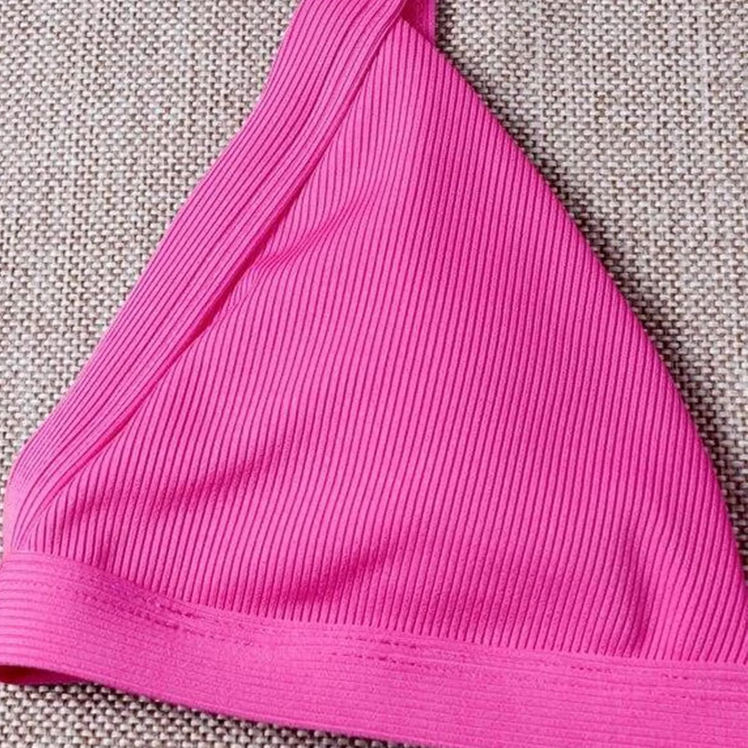 Женский бикини-сет с V-образным вырезом, Hot Pink — фото 3