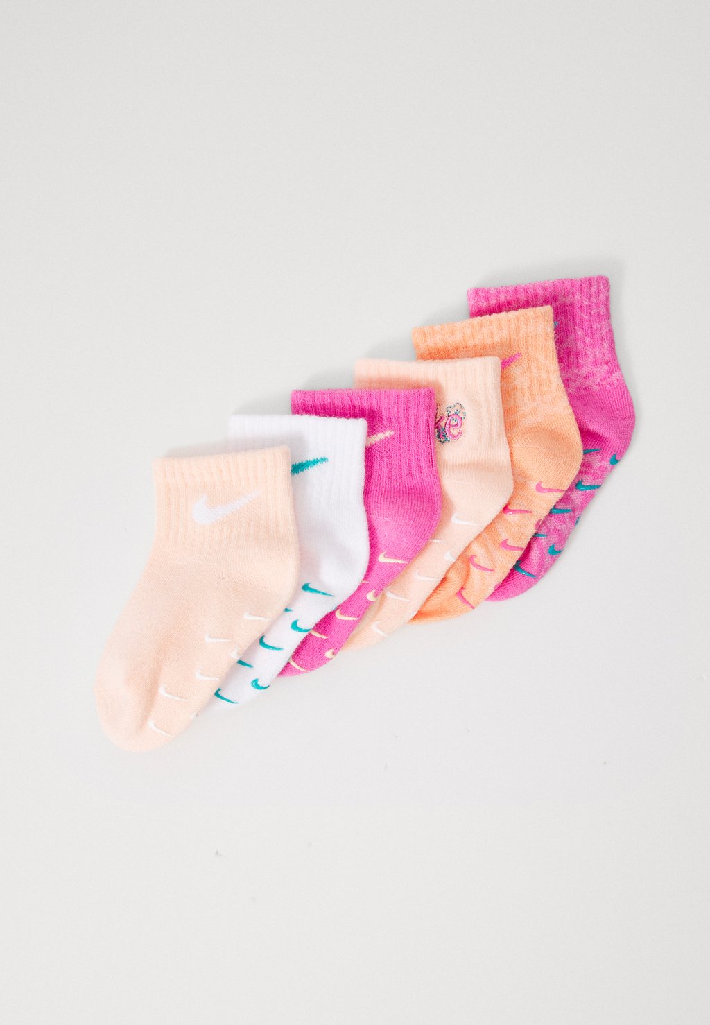 

Носки WILD FLOWER UNISEX 6 PACK Nike Sportswear, фуксия