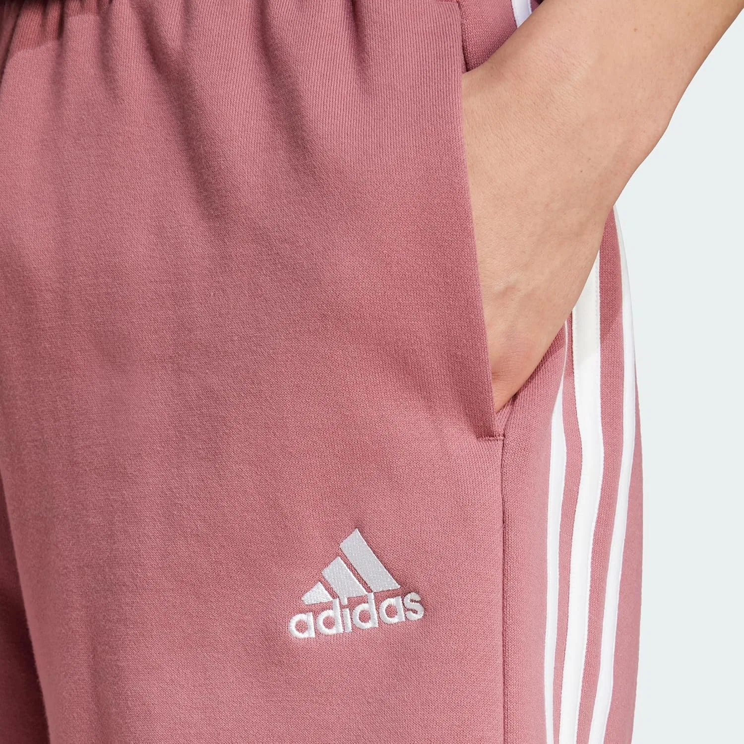 Мужские шорты adidas Essentials из французской махровой ткани с тремя полосками — фото 3