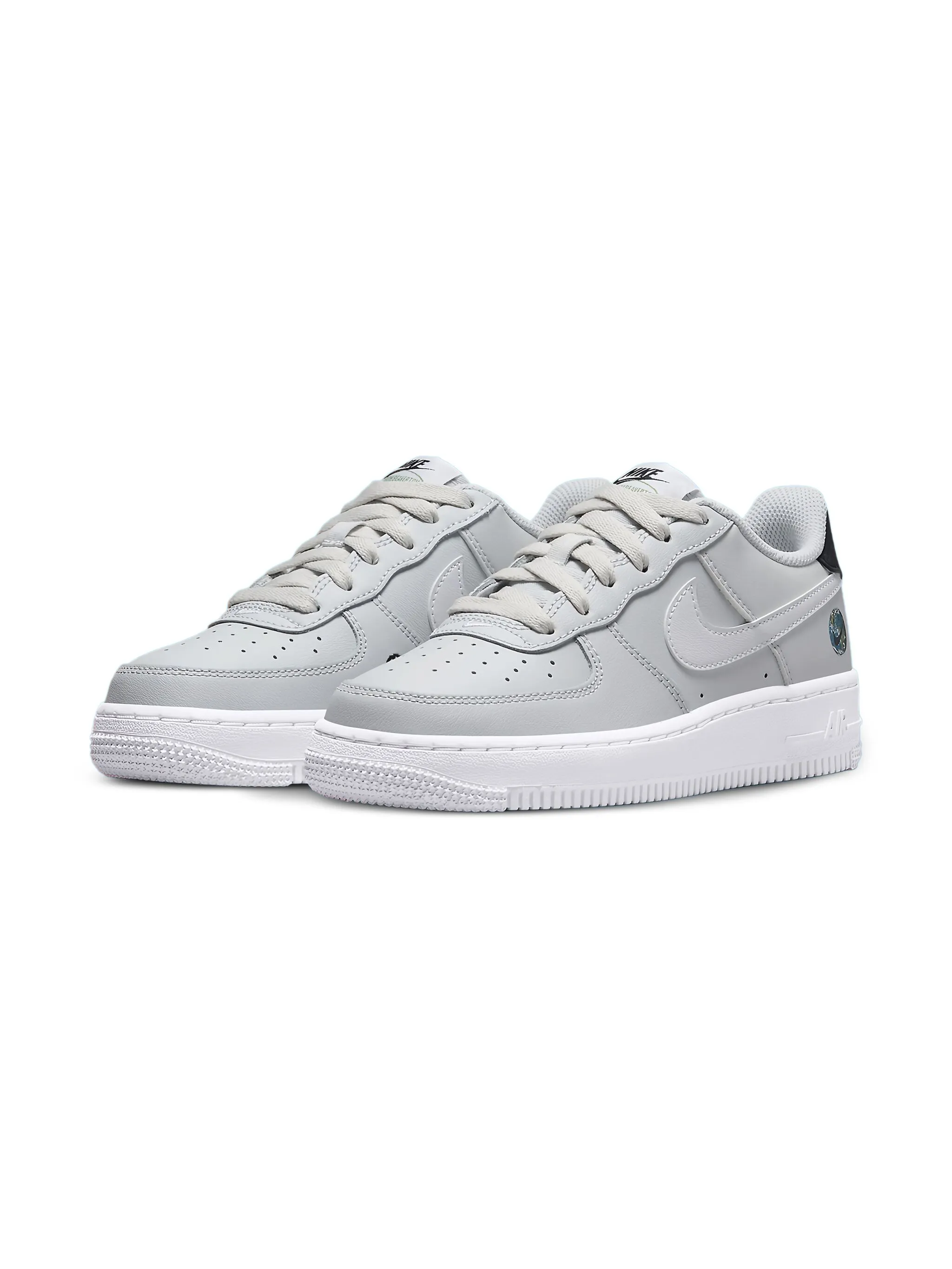 

Кроссовки Air Force 1 Low LV8 Have a Nike Day Earth Nike Kids, серый