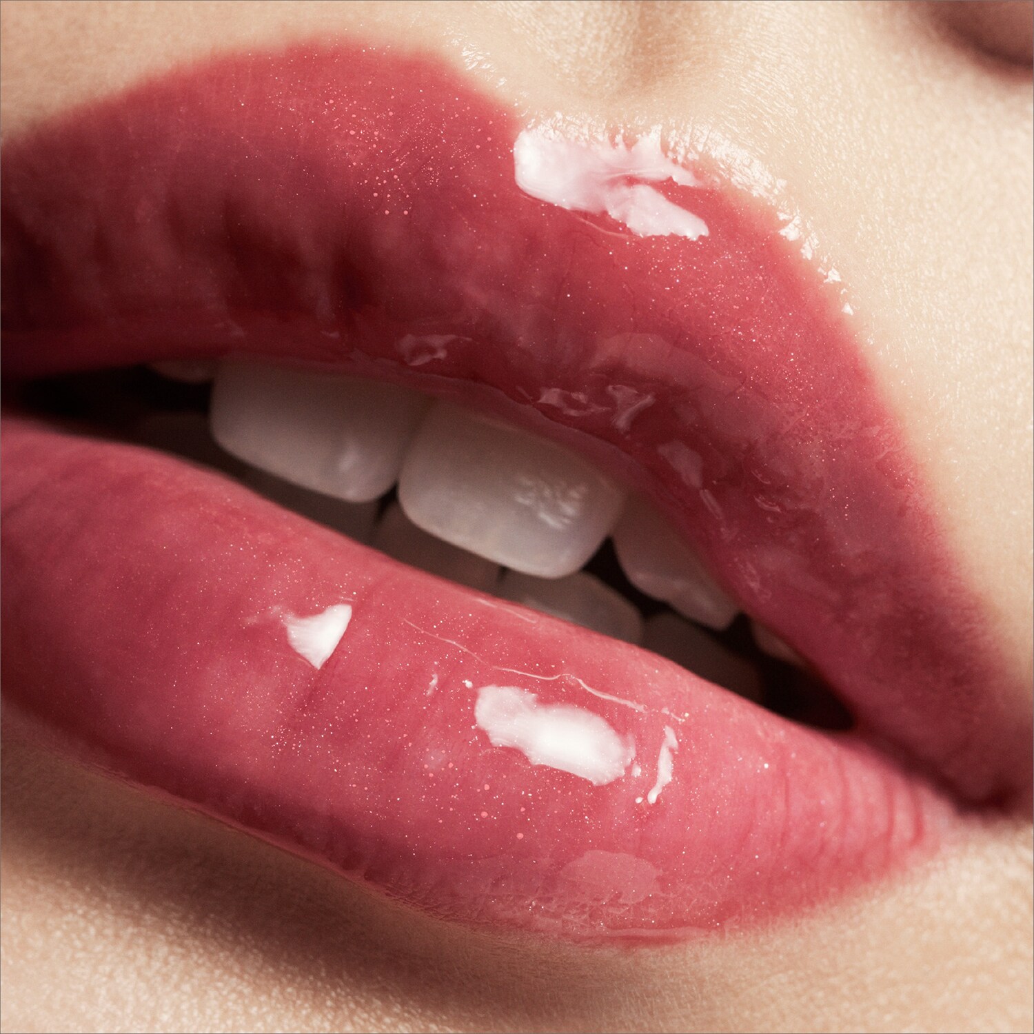 Блеск для губ с маслом ши Mini Gloss Bomb Universal Lip Luminizer Fenty Beauty, Riri (5,5 ml) — фото 4