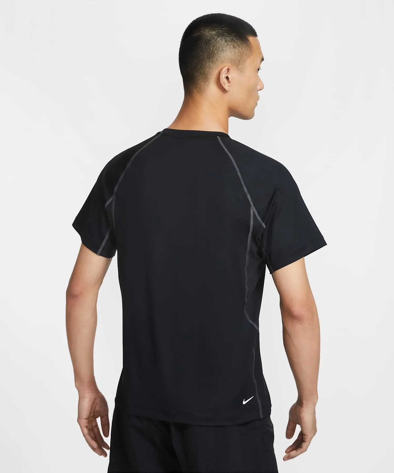 Мужской спортивный топ Nike ACG Wildsee Dri-FIT с UV-защитой черный — фото 2