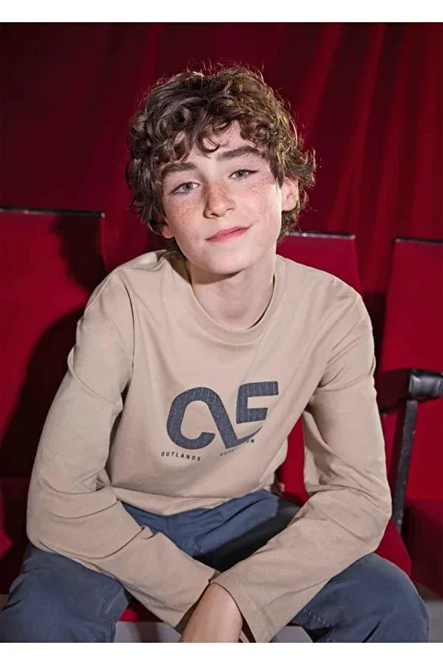 Детская футболка с длинным рукавом с принтом Winter boys' long sleeve t-shirt Mayoral, Beige