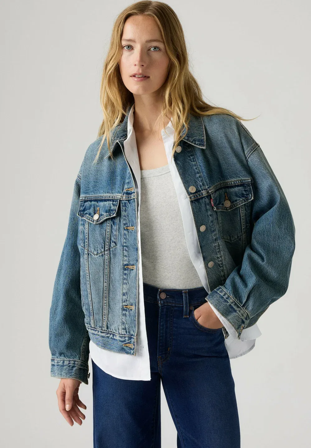 90-Е, фото дальнобойщика на снегу, джинсовая куртка Levi'S, Business Trucke - Med Indigo - Worn In — фото 4
