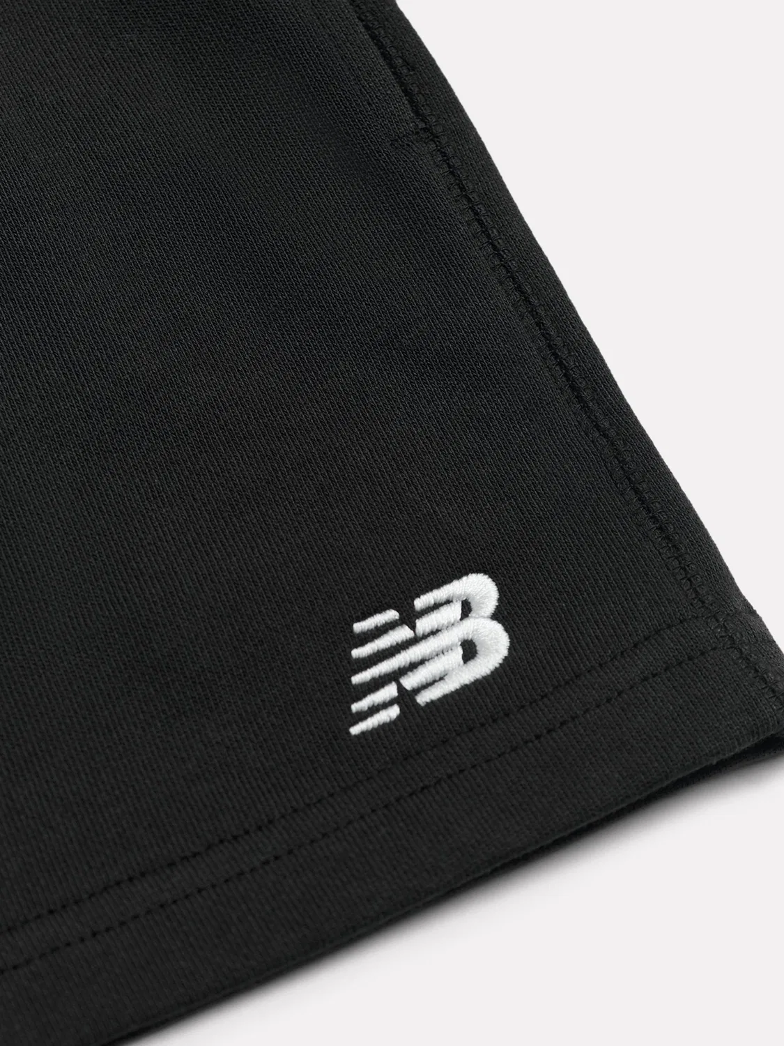 Шорты из французского трикотажа New Balance, черные — фото 3