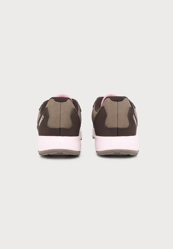 Ботинки Adidas Terrex, коричневый — фото 3