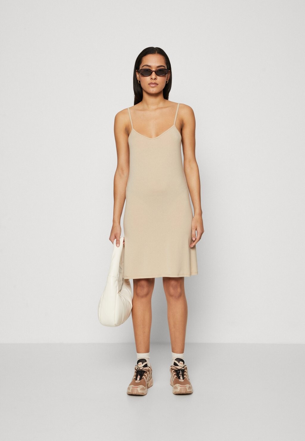 

Трикотажное платье Strap Dress MSCH Copenhagen, бежевый