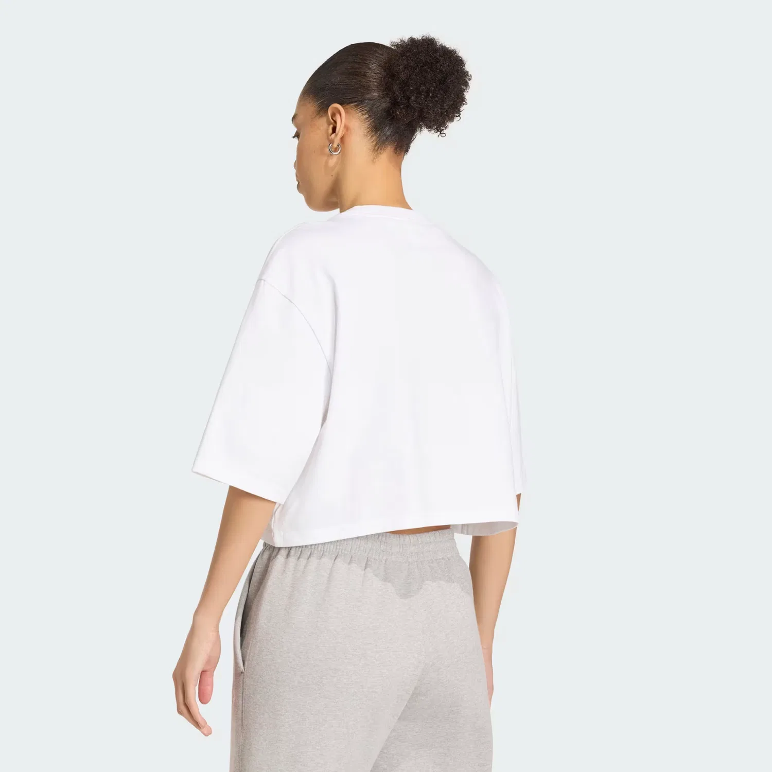 Женская футболка укороченная Essentials Crop Tee Adidas Originals, белый — фото 2