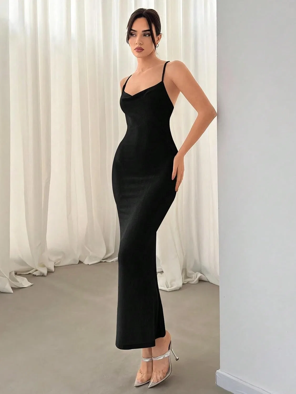 Женское длинное cami платье на тонких бретелях с открытой спиной Black — фото 4