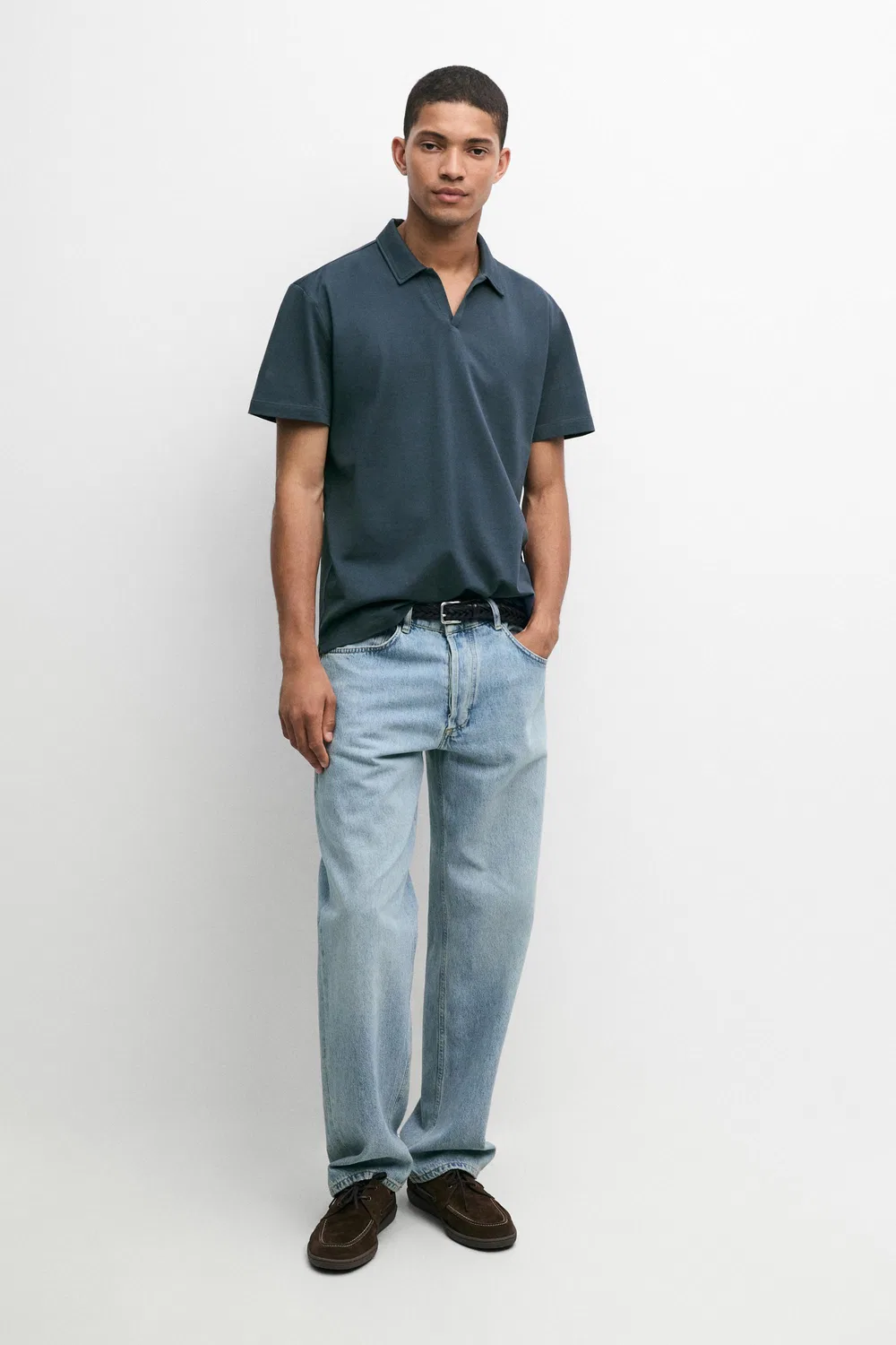 Поло Massimo Dutti Micro-textured V-neck Piqué Shirt, темно-синий — фото 3