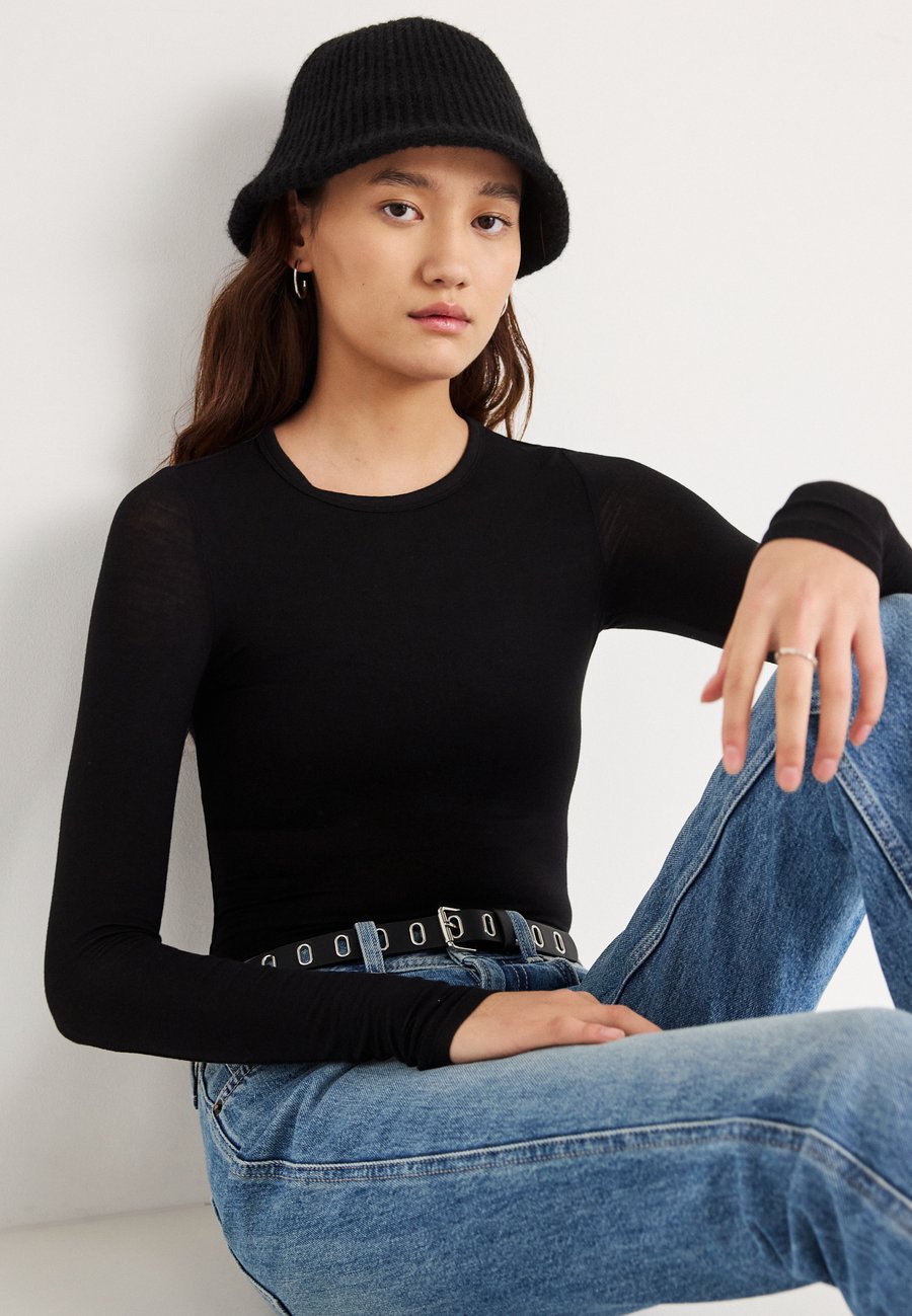 

Топ Weekday SOFT SHEER LONG SLEEVE, Black Dark/Black