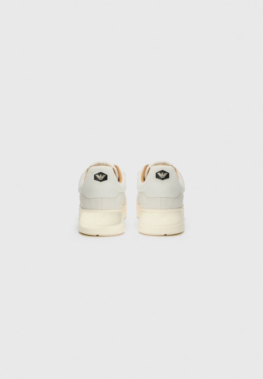 Кроссовки Emporio Armani Trainers, Off White/Off-White — фото 3