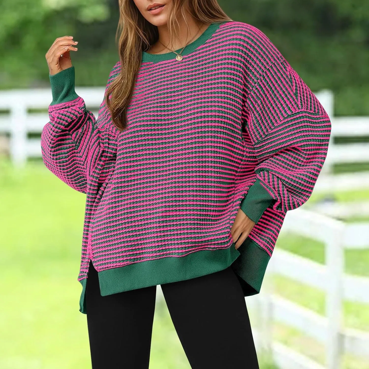 Женский свободный свитшот с принтом Waffle Knit Long Sleeve Crewneck Loose Split Lightweight Fall Pullover Sweater, ярко-розовый — фото 2