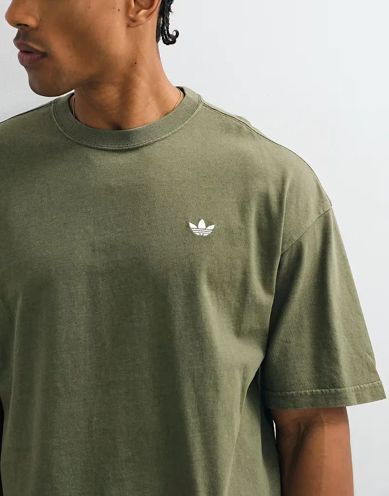 Футболка Adidas Originals Essential свободного кроя, оливковый — фото 4