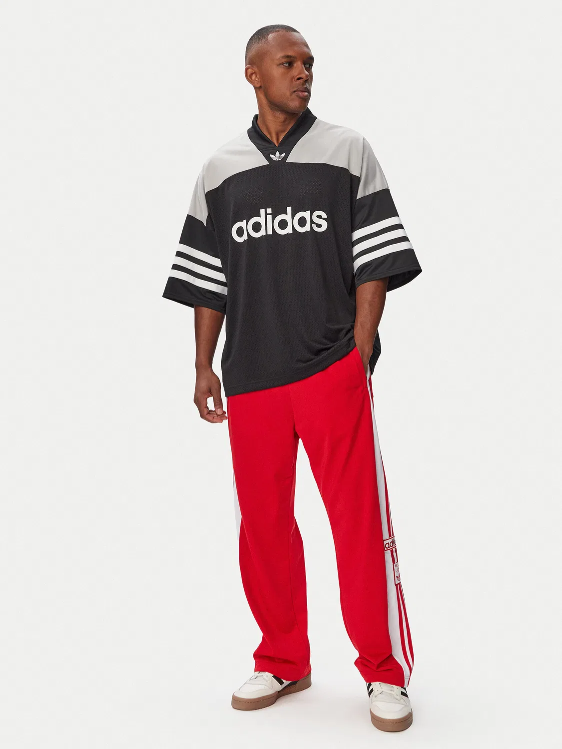 Мужская футболка оверсайз Adicolor oversize Football Jersey Adidas, черный — фото 2
