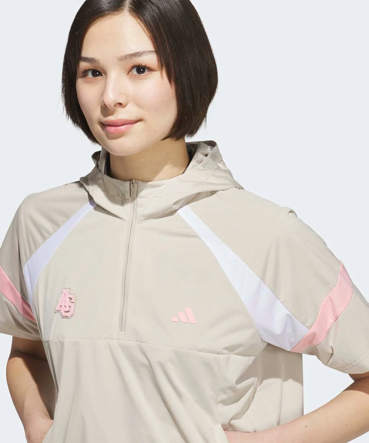 Женская анорак-куртка без рукавов с капюшоном и полузастежкой Adidas Golf, Beige — фото 3
