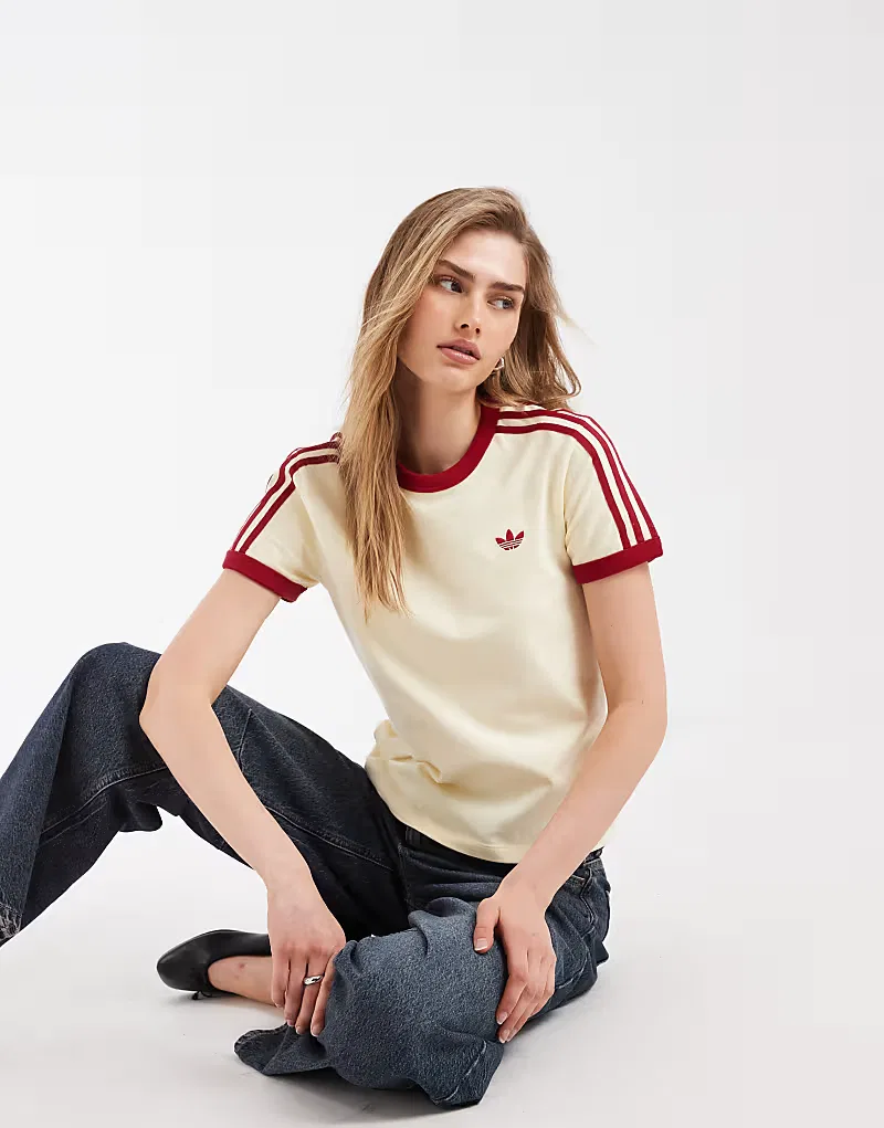 Футболка Adidas Originals приталенного кроя с тремя полосками, кремовый и, красный — фото 2