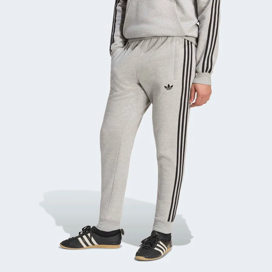 Зауженные брюки ADIDAS ORIGINALS светло-серого цвета — фото 3