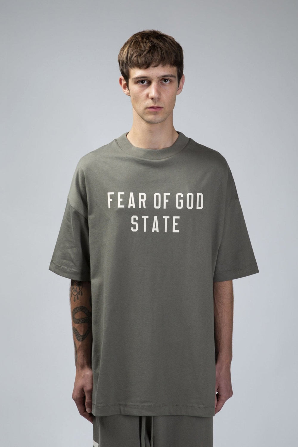 Футболка Fear of God Essentials 90s Fit, зеленый — фото 3