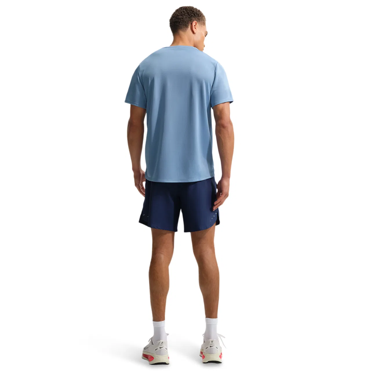 Мужские шорты с встроенным бельем Nike Dri-FIT Stride 7" Reflective Silver/Midnight Navy — фото 3