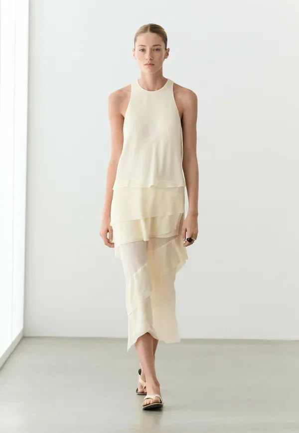 Платье миди из вискозы с лиоцеллом Flowing midi dress with ruffles Massimo Dutti, белый — фото 4
