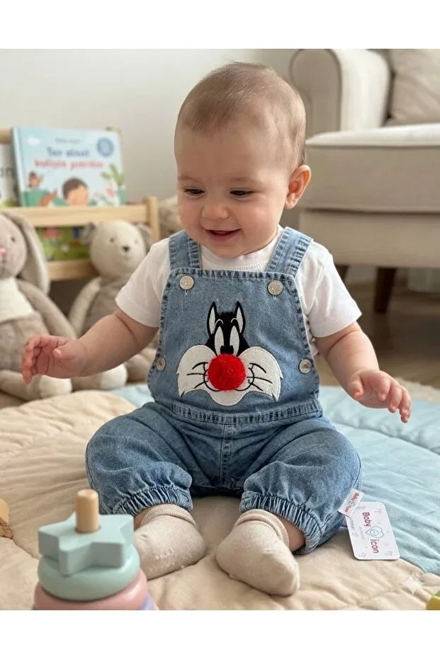 Детский комбинезон для мальчиков хлопковый Embroidered baby boy denim salopet red pompom detailed gardener overalls 2-piece set Momivi Kids, Blue