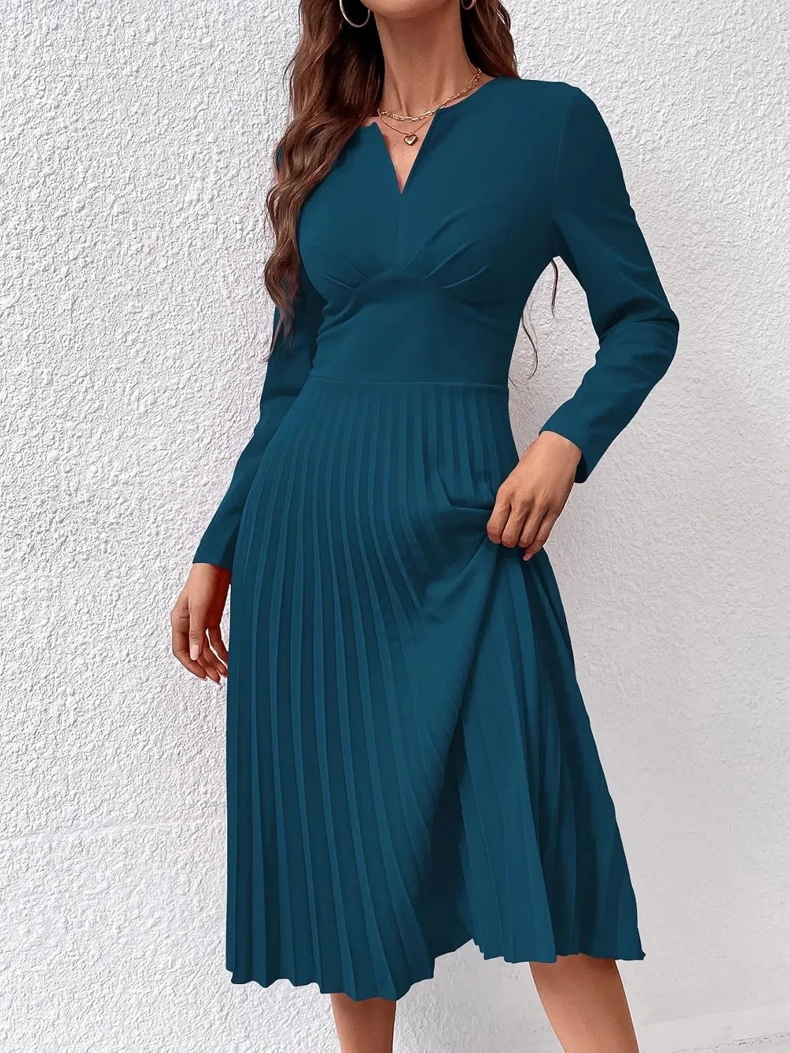 Женское A-силуэта миди платье с вырезом и плиссированным подолом, Teal Blue — фото 4