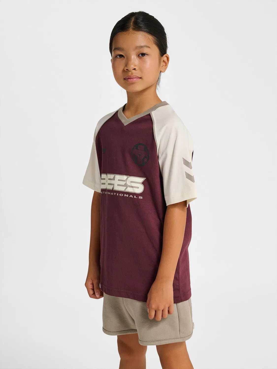 Детская футболка с V-образным вырезом Hmljr Reg V-Neck Bees T-Shirt S/S Hummel, Rot