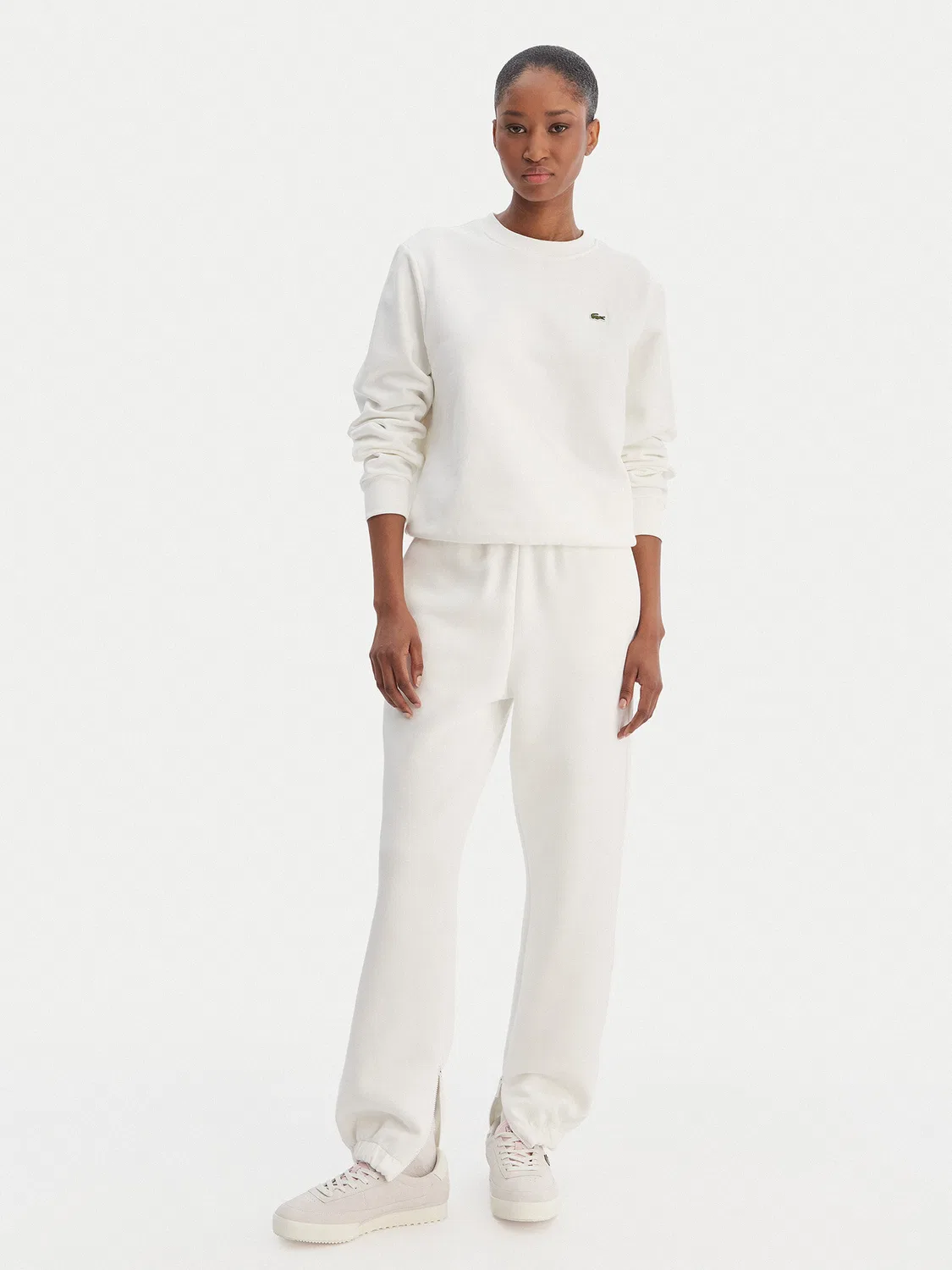Женский свитшот цвета экрю стандартного кроя Lacoste, кремовый — фото 2