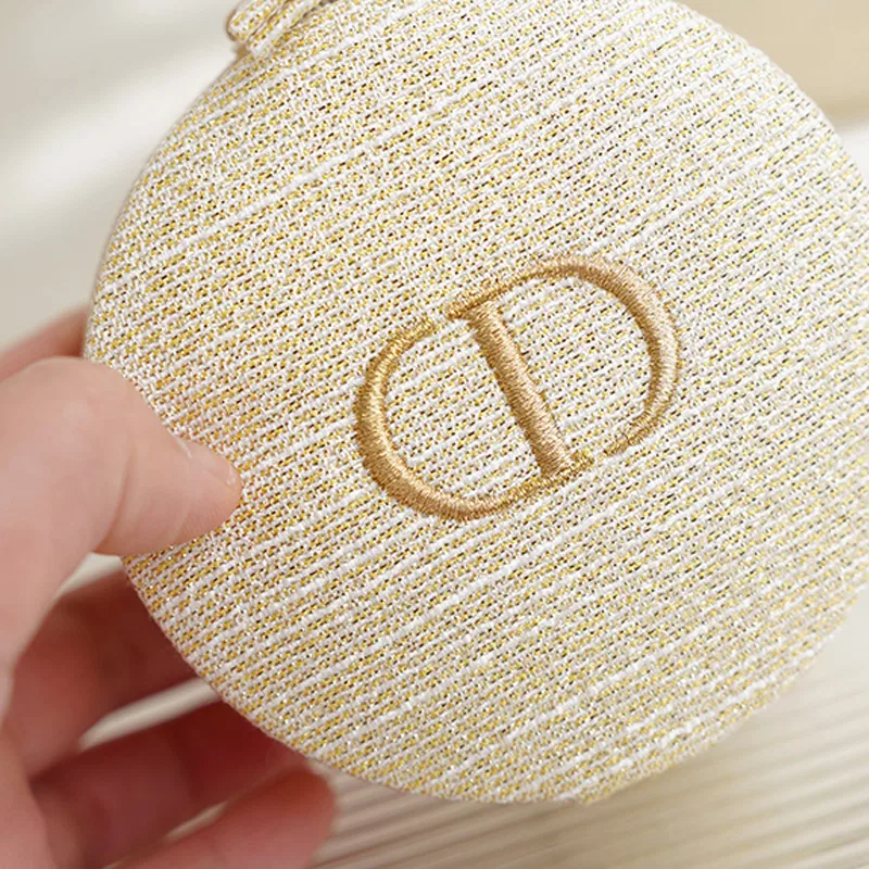 Женская косметичка с золотой нитью Premium Gold-Thread Makeup Bag, DIOR — фото 2