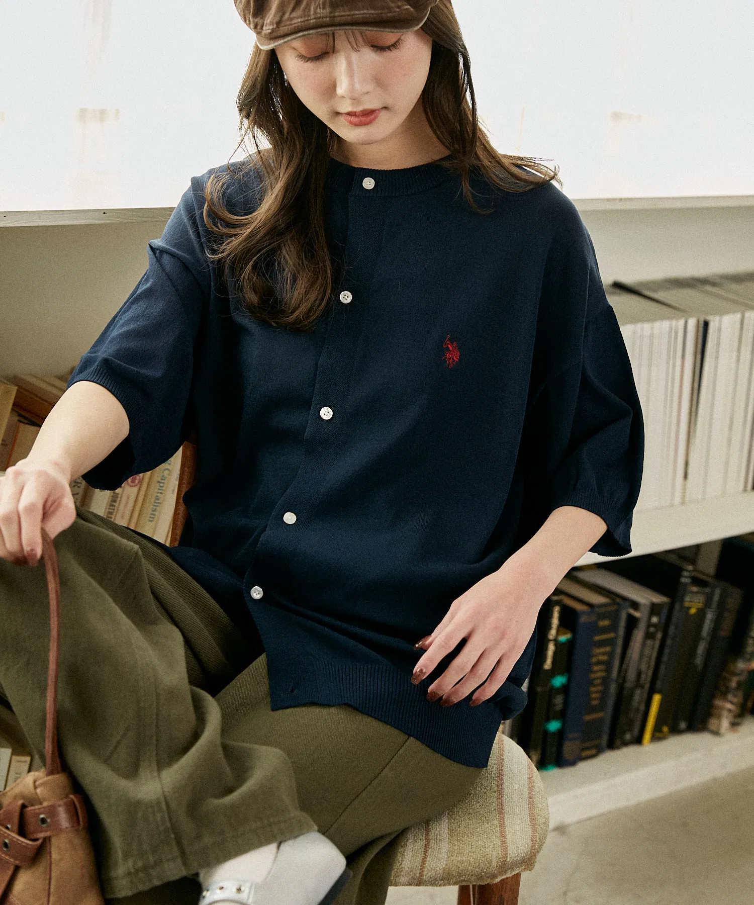 US POLO ASSN. × PUBLUX / US Polo Assn.  Эксклюзивный летний вязаный кардиган с круглым вырезом - Лимитированная серия — фото 2