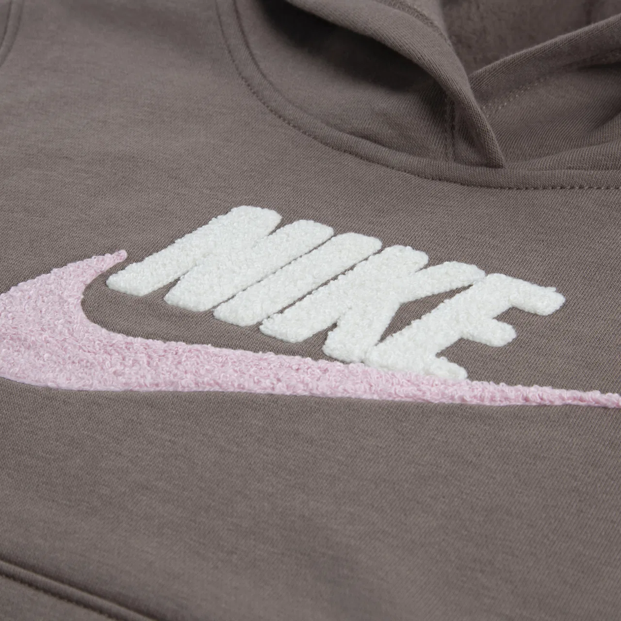 Толстовка для девочек Club Chenille Nike, цвет Mink Brown/Sweet Beet — фото 3