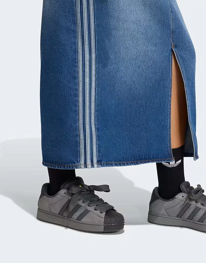 Джинсовая юбка-карандаш Adidas Originals с тремя полосками, синий — фото 3
