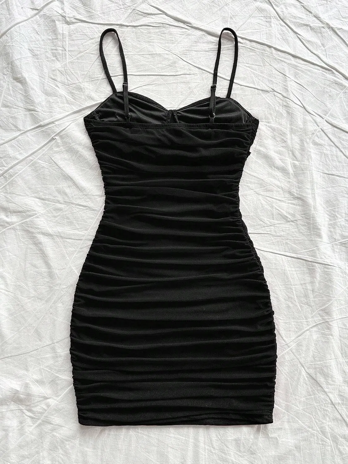 Женское мини-платье на бретелях с драпировкой Bodycon, Black — фото 2
