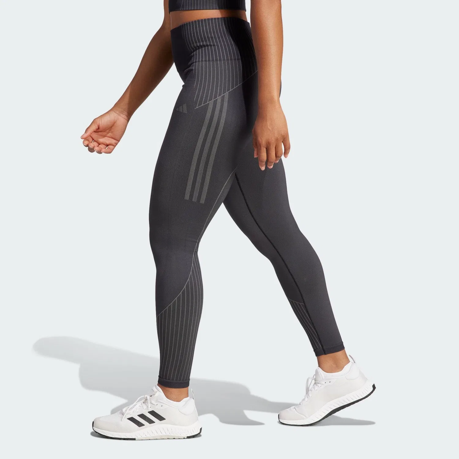 Женские леггинсы с бесшовной конструкцией Seamless Branded 7/8-Leggings Adidas, Schwarz — фото 3