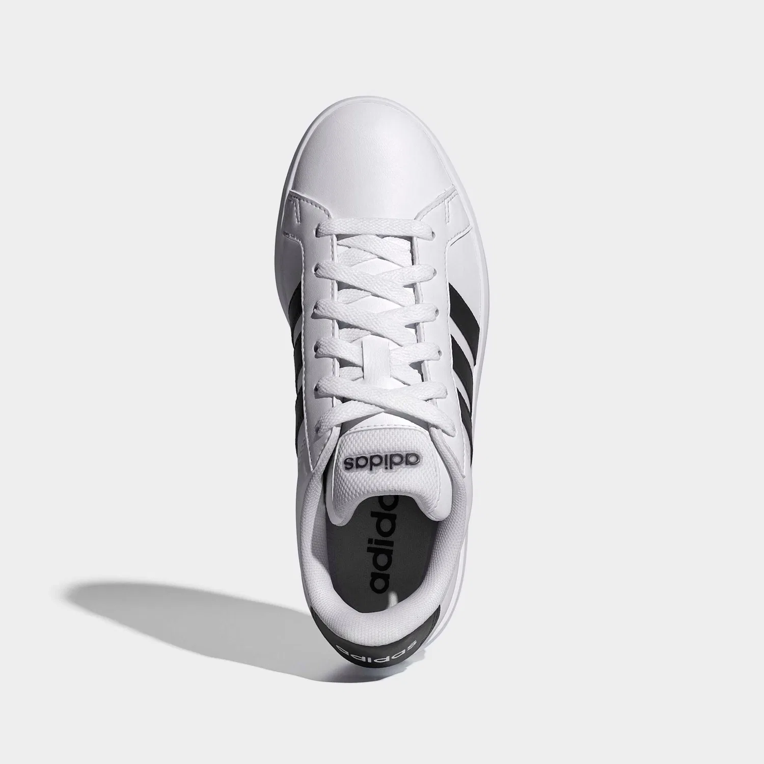 Детские кроссовки с тремя полосками Adidas Grand Court 3.0, Cloud White/Core Black/Ftwr White — фото 4