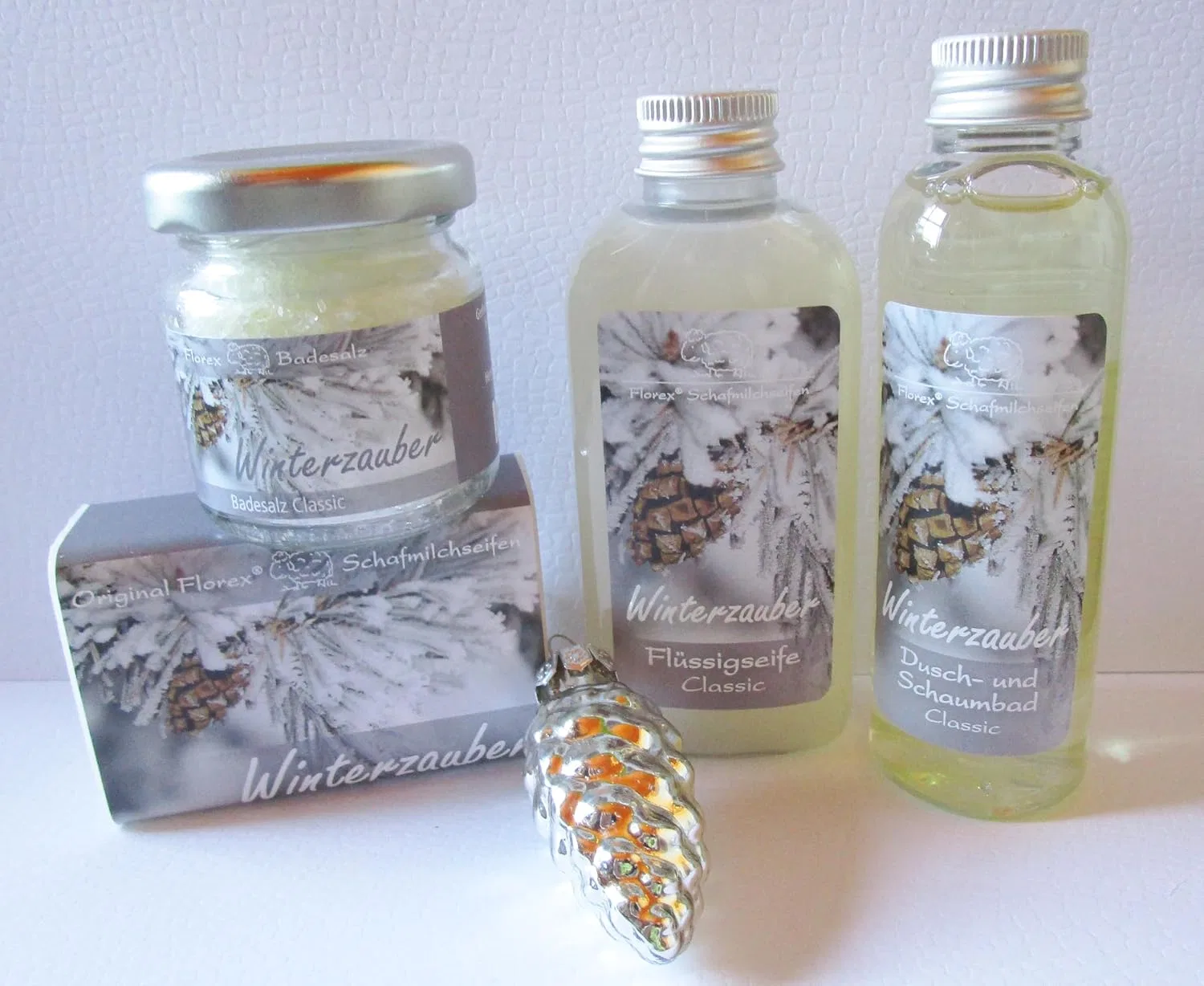 Набор для ухода Christmas Care, Sheep's Milk, 100 г мыло + 75 мл жидкое мыло + 40 г соль + 75 мл гель для душа, Lemon Generisch — фото 3