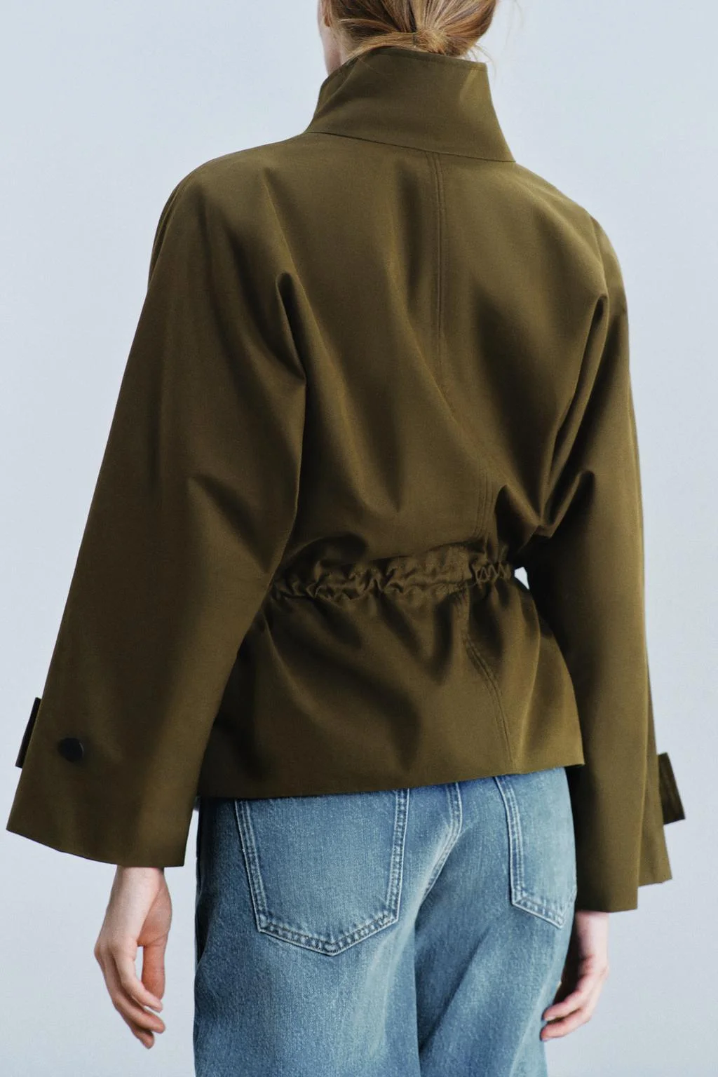 Тренч Zara укороченный оверсайз, оливковый — фото 3