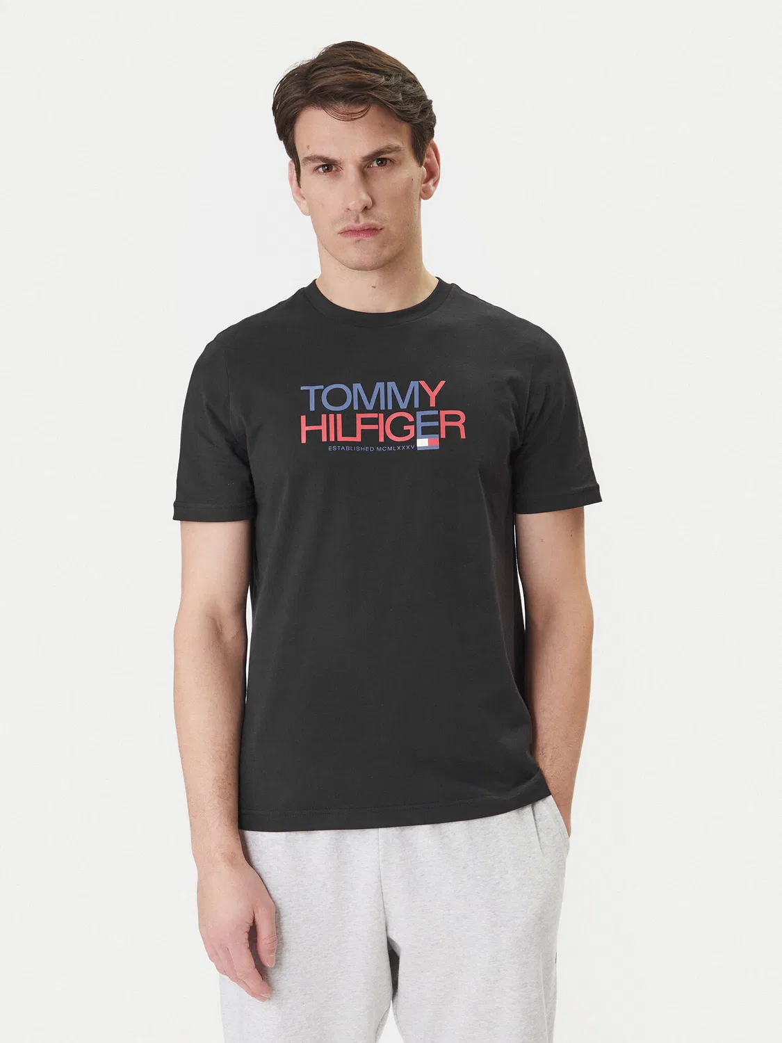 Мужская футболка стандартного кроя Brand Love Big Text Tommy Hilfiger, черный