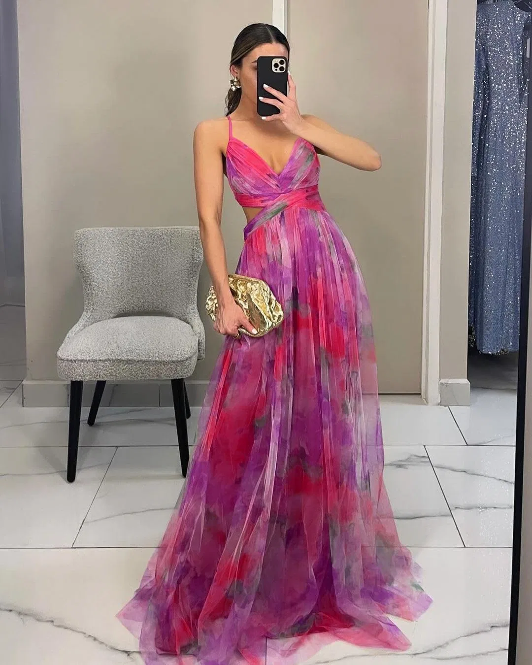 Женское платье с глубоким V-вырезом и цветочным принтом из тюля Tulle, Red — фото 2